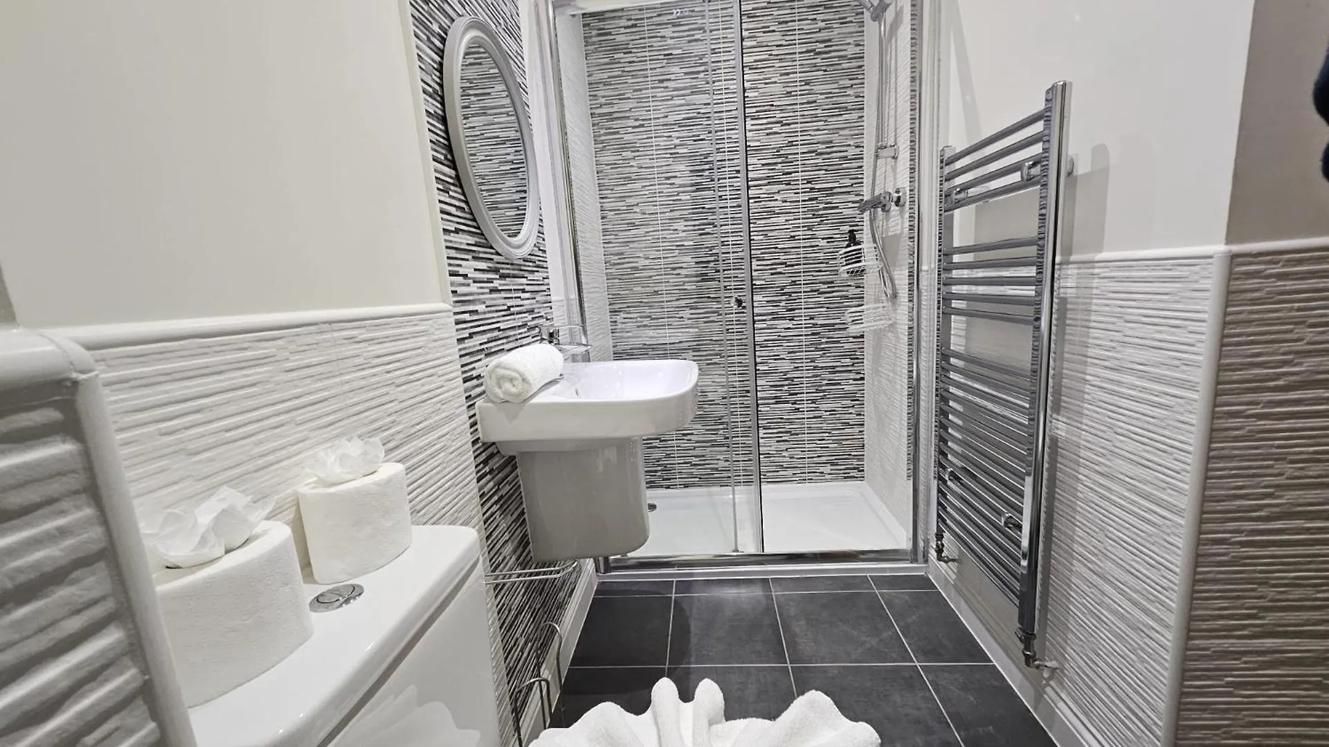 The Villas - Near Nec-Bhax Birmingham Guest house