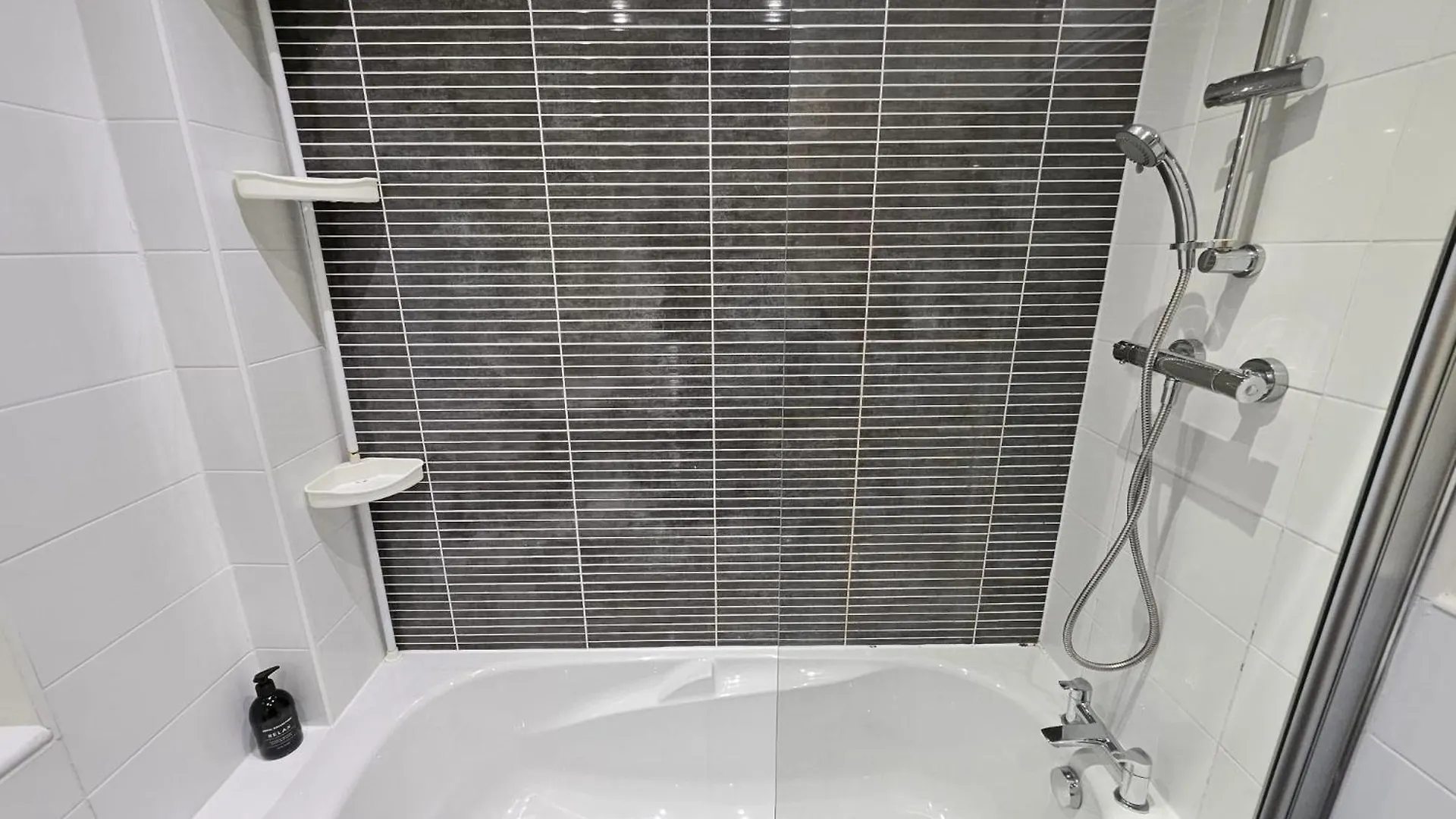 The Villas - Near Nec-Bhax Birmingham 0*,  United Kingdom